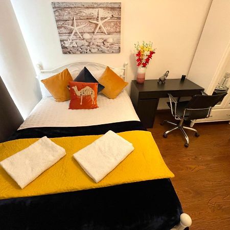 London Stratford Luxury House, 5 Minutes Walk Station, Westfield, 3 Bedrooms 3 Bathrooms, Reception, Garden, Parking Bagian luar foto