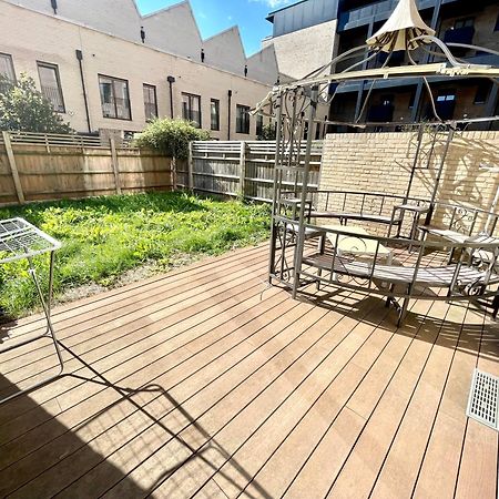 London Stratford Luxury House, 5 Minutes Walk Station, Westfield, 3 Bedrooms 3 Bathrooms, Reception, Garden, Parking Bagian luar foto