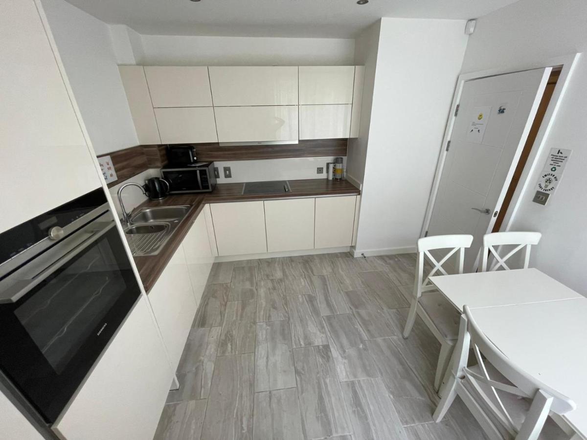 London Stratford Luxury House, 5 Minutes Walk Station, Westfield, 3 Bedrooms 3 Bathrooms, Reception, Garden, Parking Bagian luar foto
