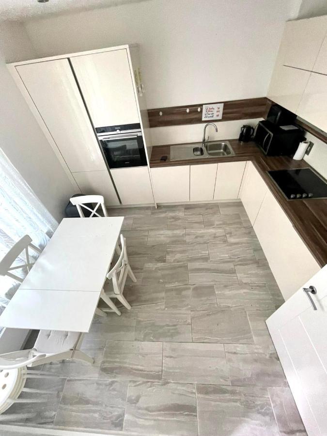 London Stratford Luxury House, 5 Minutes Walk Station, Westfield, 3 Bedrooms 3 Bathrooms, Reception, Garden, Parking Bagian luar foto