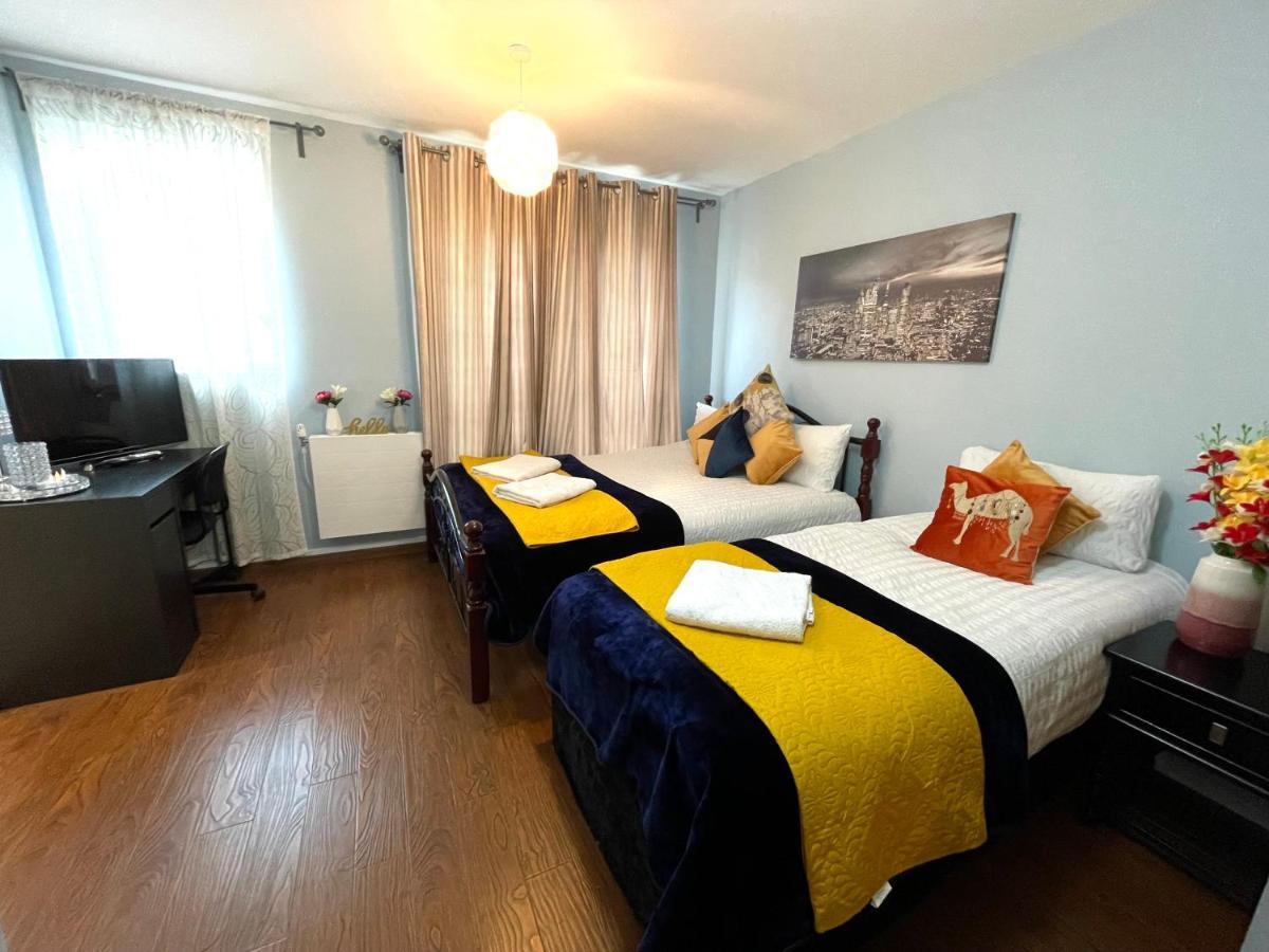 London Stratford Luxury House, 5 Minutes Walk Station, Westfield, 3 Bedrooms 3 Bathrooms, Reception, Garden, Parking Bagian luar foto