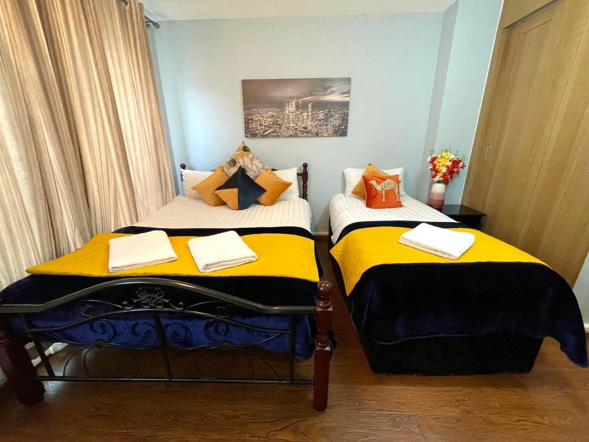 London Stratford Luxury House, 5 Minutes Walk Station, Westfield, 3 Bedrooms 3 Bathrooms, Reception, Garden, Parking Bagian luar foto