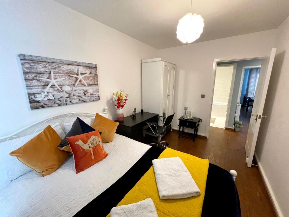 London Stratford Luxury House, 5 Minutes Walk Station, Westfield, 3 Bedrooms 3 Bathrooms, Reception, Garden, Parking Bagian luar foto