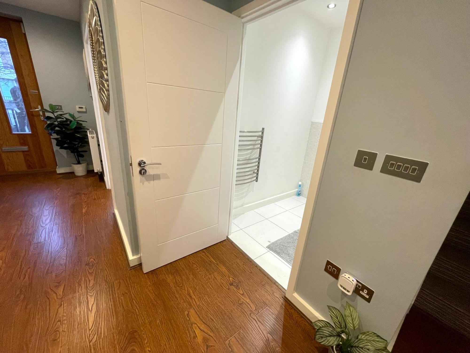 London Stratford Luxury House, 5 Minutes Walk Station, Westfield, 3 Bedrooms 3 Bathrooms, Reception, Garden, Parking Bagian luar foto
