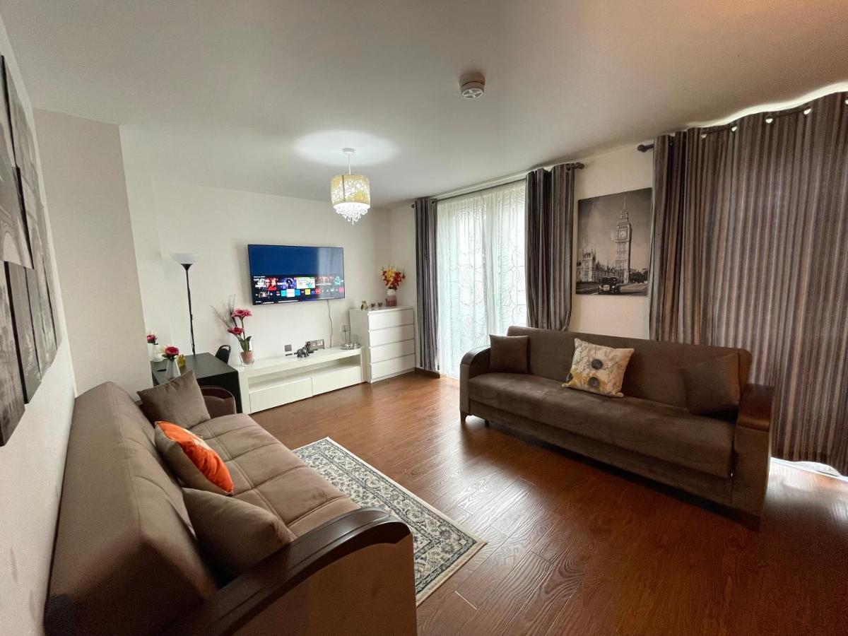 London Stratford Luxury House, 5 Minutes Walk Station, Westfield, 3 Bedrooms 3 Bathrooms, Reception, Garden, Parking Bagian luar foto
