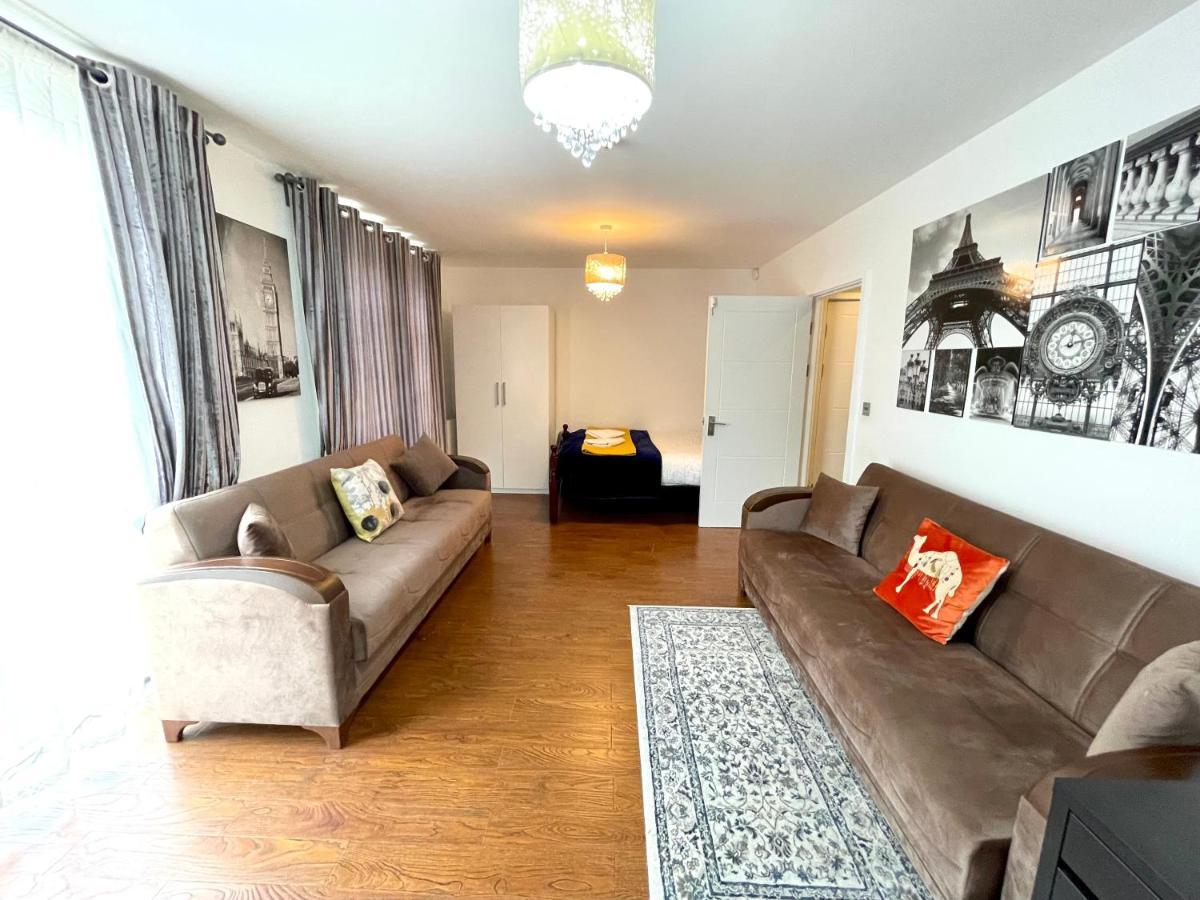London Stratford Luxury House, 5 Minutes Walk Station, Westfield, 3 Bedrooms 3 Bathrooms, Reception, Garden, Parking Bagian luar foto