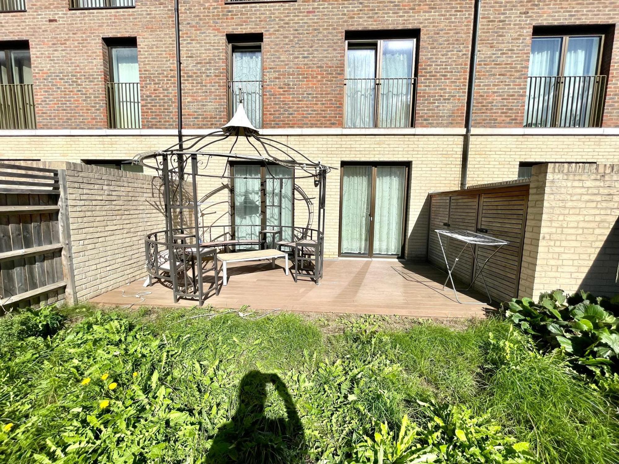 London Stratford Luxury House, 5 Minutes Walk Station, Westfield, 3 Bedrooms 3 Bathrooms, Reception, Garden, Parking Bagian luar foto